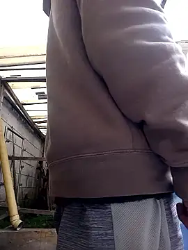 weedmanhot28 online show from January 9, 2026, 2:13 pm