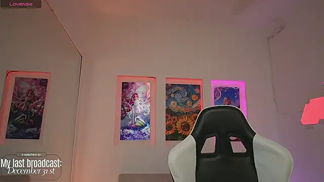 Snapshot of KayraOwen chatting on December 18, 2025, 12:09 pm KayraOwen online show from December 18, 2025, 12:09 pm