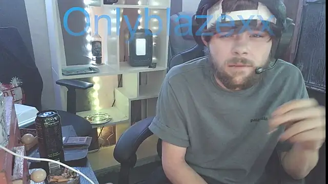 Snapshot of OnlyBlazexx chatting on January 9, 2026, 3:24 am OnlyBlazexx online show from January 9, 2026, 3:24 am