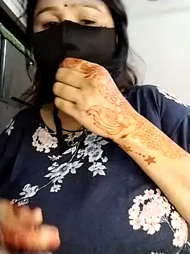 Snapshot of Tishani chatting on October 24, 2025, 5:23 pm Tishani online show from October 24, 2025, 5:23 pm