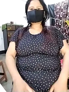 Snapshot of Tishani chatting on March 1, 2026, 4:40 pm Tishani online show from March 1, 2026, 4:40 pm