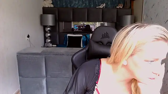 Snapshot of Wendysexyx chatting on September 21, 2025, 8:19 am Wendysexyx online show from September 21, 2025, 8:19 am