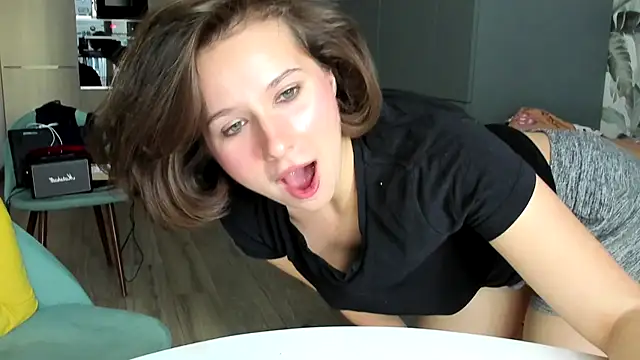 Lilith lutherlow online show from September 23, 2025, 2:02 pm