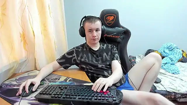 iliaskrislove online show from October 13, 2025, 5:42 am