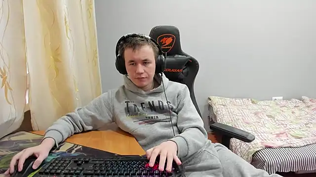 iliaskrislove online show from December 2, 2025, 4:58 am