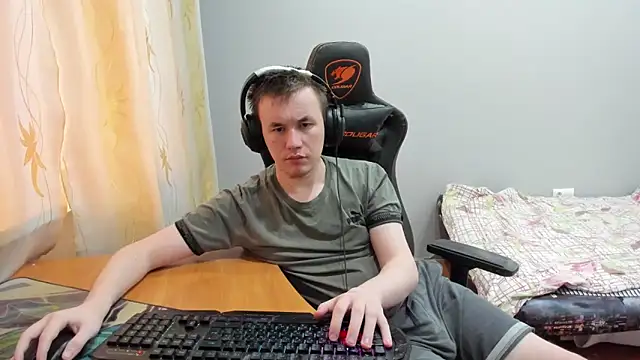 iliaskrislove online show from November 15, 2025, 10:52 am