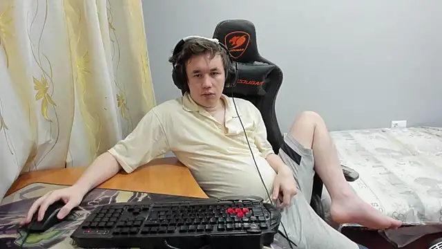 iliaskrislove online show from February 18, 2026, 7:10 pm