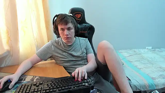 iliaskrislove online show from March 11, 2026, 6:51 am