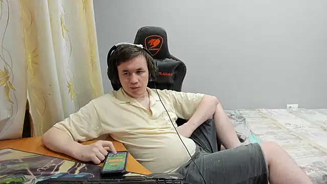 iliaskrislove online show from February 27, 2026, 6:08 pm