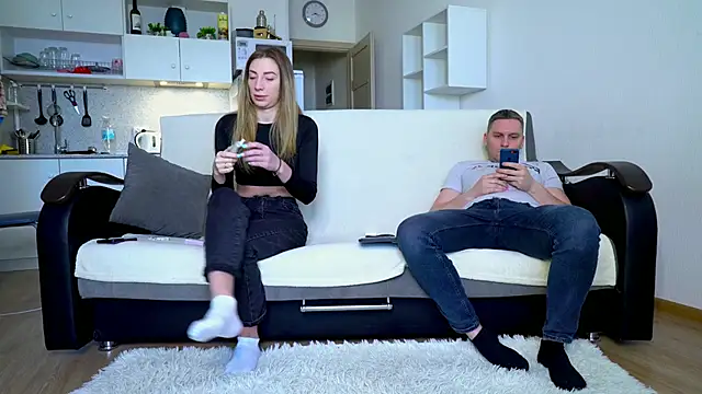 littlesweettifany online show from March 21, 2025, 12:50 pm