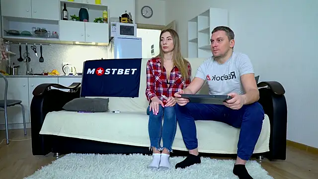 littlesweettifany online show from December 25, 2024, 9:34 am