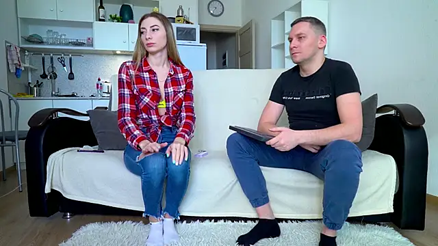 littlesweettifany online show from February 20, 2025, 11:31 am