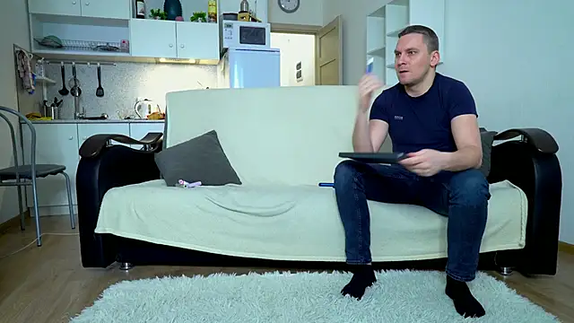 littlesweettifany online show from February 11, 2025, 12:04 pm