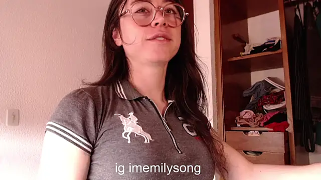 Snapshot of emily_pearl_ chatting on November 23, 2025, 5:01 pm emily pearl online show from November 23, 2025, 5:01 pm