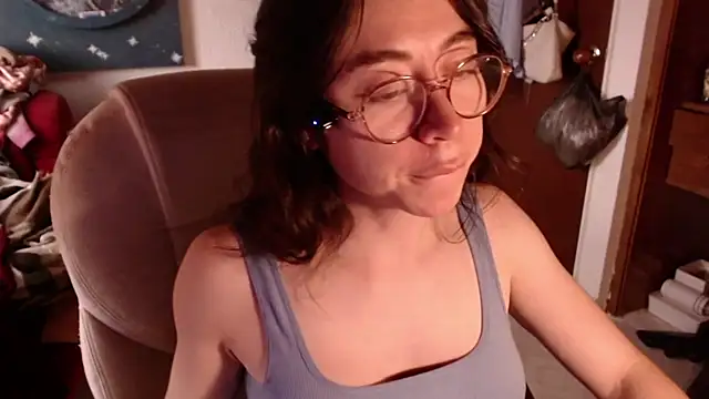 emily pearl  online show from December 18, 2025, 10:13 pm