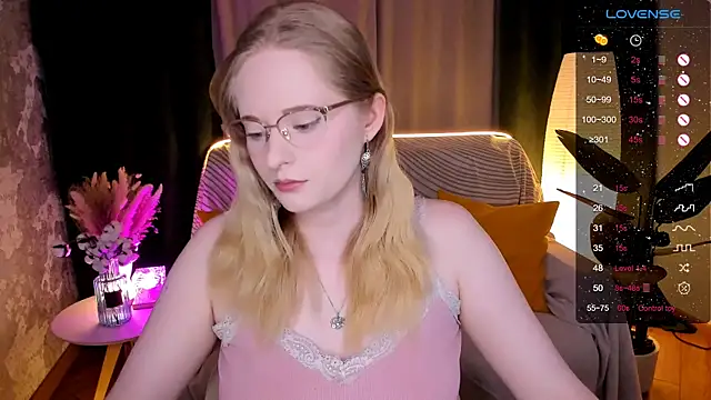 Aemilia  online show from February 17, 2026, 2:42 am