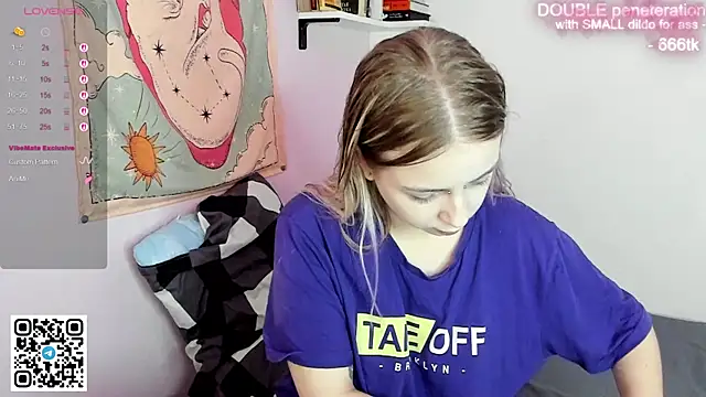 Snapshot of Alice_Halle chatting on December 16, 2025, 9:57 am Alice Halle online show from December 16, 2025, 9:57 am