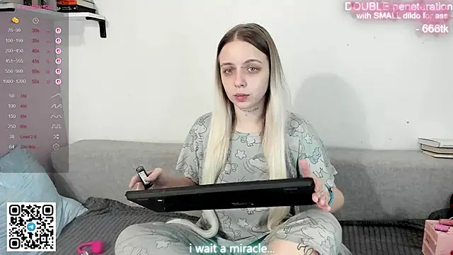 Snapshot of Alice_Halle chatting on January 14, 2026, 12:14 am Alice Halle online show from January 14, 2026, 12:14 am