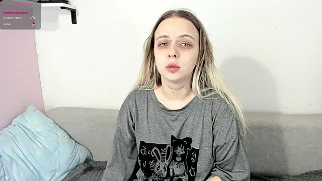 Snapshot of Alice_Halle chatting on January 10, 2026, 2:23 pm Alice Halle online show from January 10, 2026, 2:23 pm