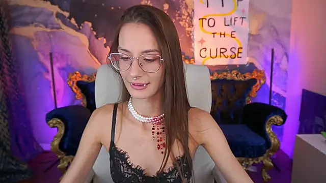 Snapshot of CozyMell chatting on October 31, 2025, 2:13 pm CozyMell online show from October 31, 2025, 2:13 pm