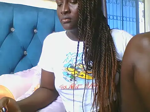 Snapshot of Heavy_ass chatting on December 19, 2025, 10:50 am Heavy ass online show from December 19, 2025, 10:50 am