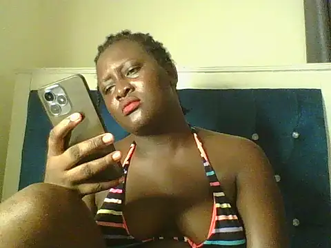 Snapshot of Heavy_ass chatting on April 19, 2026, 6:54 pm Heavy ass online show from April 19, 2026, 6:54 pm