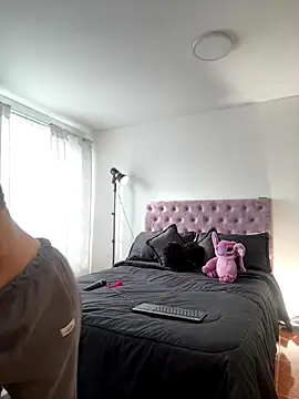 Snapshot of samantha_evans2 chatting on November 11, 2025, 9:31 pm samantha evans2 online show from November 11, 2025, 9:31 pm