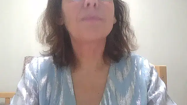 HollyJewel online show from November 18, 2025, 6:44 pm