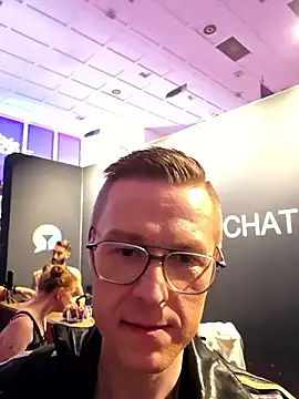 Snapshot of Fuc71 chatting on September 27, 2025, 11:05 am Fuc71 online show from September 27, 2025, 11:05 am