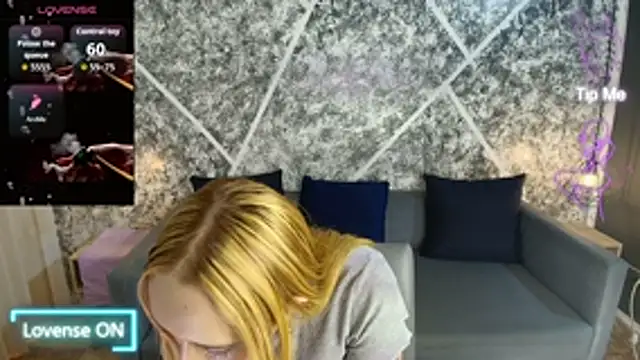 Liaroberts1 online show from July 17, 2026, 1:52 pm