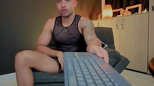 LincomAmith online show from November 22, 2025, 10:08 pm