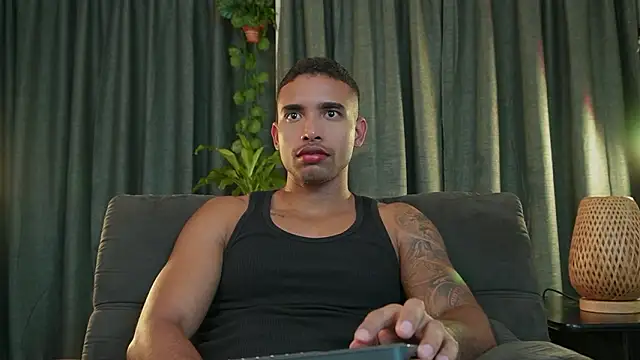 Snapshot of LincomAmith chatting on February 12, 2026, 5:18 am LincomAmith online show from February 12, 2026, 5:18 am