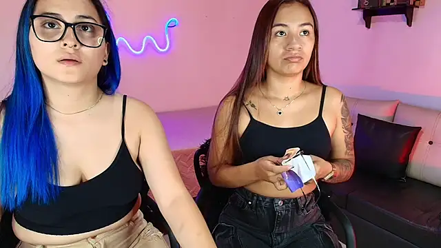 Jules n Gia online show from March 9, 2025, 9:03 pm