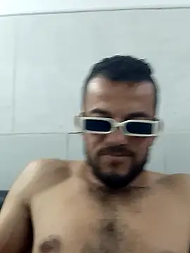 geminiz90 online show from December 5, 2025, 3:21 pm