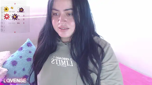 Snapshot of PamelaDoouce chatting on December 11, 2024, 12:12 pm PamelaDoouce online show from December 11, 2024, 12:12 pm