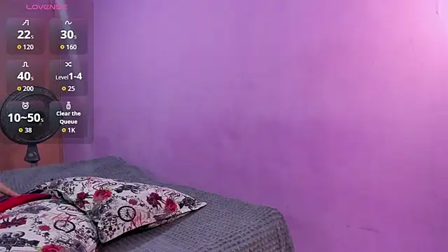 Snapshot of ambersmitx chatting on October 23, 2025, 2:27 pm ambersmitx online show from October 23, 2025, 2:27 pm