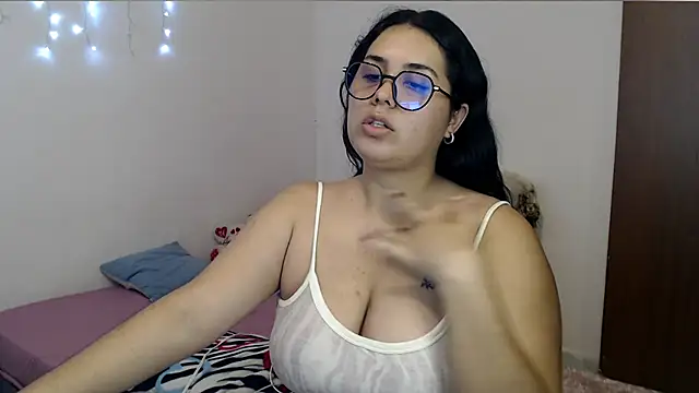 Snapshot of zaritagape21 chatting on October 7, 2025, 3:29 am zaritagape21 online show from October 7, 2025, 3:29 am
