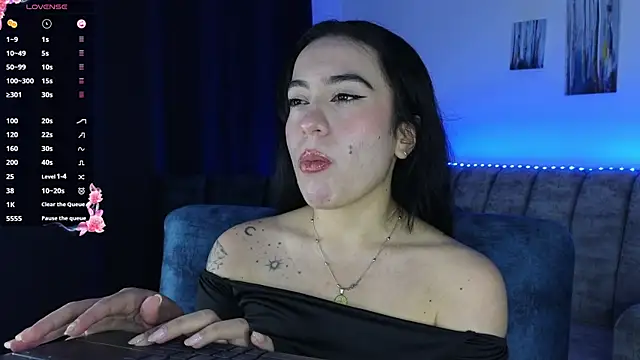 Snapshot of ZaraDames_ chatting on November 29, 2025, 3:28 am ZaraDames online show from November 29, 2025, 3:28 am