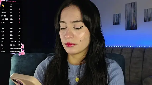 Snapshot of ZaraDames_ chatting on November 18, 2025, 2:59 am ZaraDames online show from November 18, 2025, 2:59 am