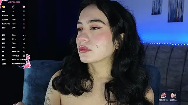 Snapshot of ZaraDames_ chatting on December 14, 2025, 3:24 am ZaraDames online show from December 14, 2025, 3:24 am