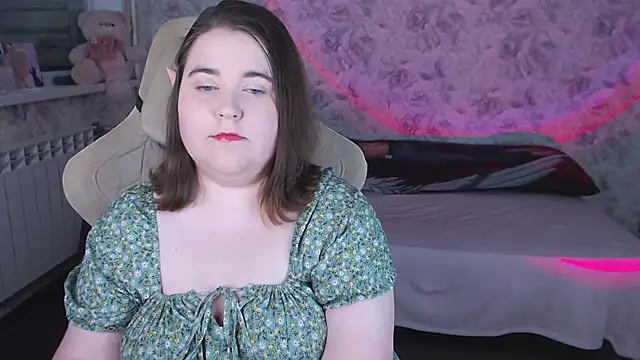 Estelle Hicks online show from March 28, 2026, 6:53 pm