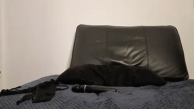 AmaliaMarkova  online show from October 2, 2025, 9:40 pm