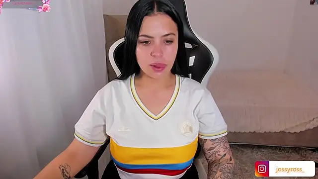 Victoryyy  online show from September 9, 2025, 6:06 pm