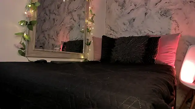 Snapshot of Bella_desi_ chatting on September 9, 2025, 12:36 pm Bella desi online show from September 9, 2025, 12:36 pm