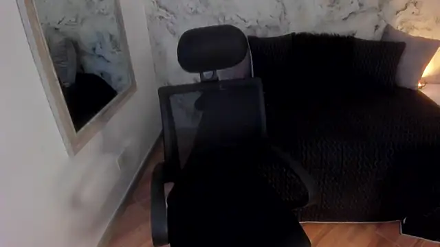 Snapshot of Bella_desi_ chatting on March 11, 2025, 12:39 pm Bella desi online show from March 11, 2025, 12:39 pm