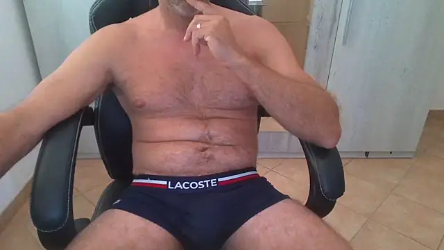 Snapshot of cocco1980xxxx chatting on September 11, 2025, 11:10 am cocco1980xxxx online show from September 11, 2025, 11:10 am