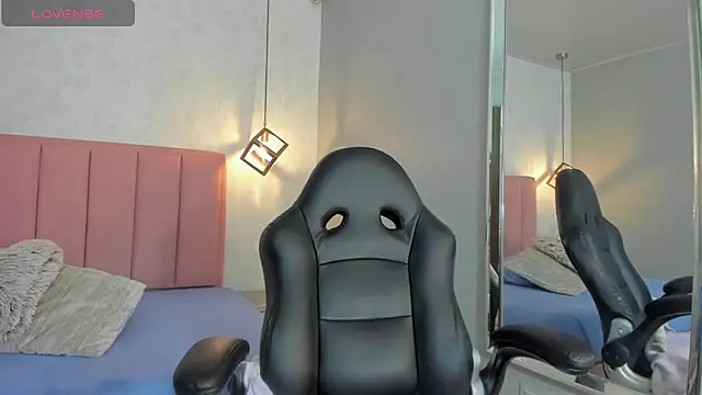 Snapshot of SUNNYCYRUS chatting on September 12, 2025, 12:38 pm SUNNYCYRUS online show from September 12, 2025, 12:38 pm