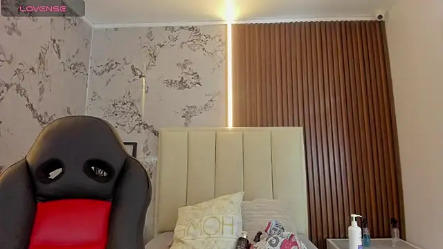 Snapshot of SUNNYCYRUS chatting on November 14, 2025, 12:31 pm SUNNYCYRUS online show from November 14, 2025, 12:31 pm