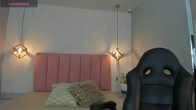 Snapshot of SUNNYCYRUS chatting on November 11, 2025, 12:33 pm SUNNYCYRUS online show from November 11, 2025, 12:33 pm