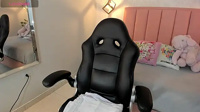 Snapshot of SUNNYCYRUS chatting on March 14, 2025, 7:34 pm SUNNYCYRUS online show from March 14, 2025, 7:34 pm